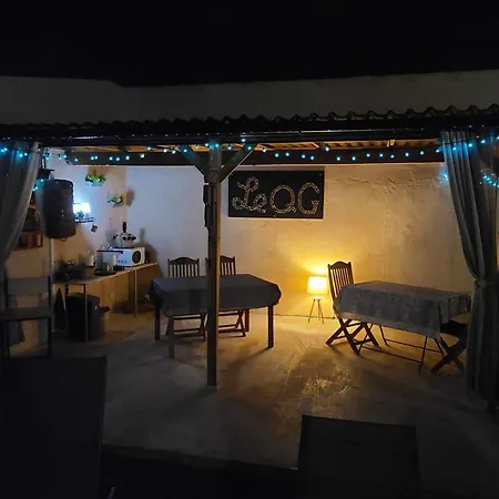 לינה וארוחת בוקר Le Qg Chez Flo Et David *