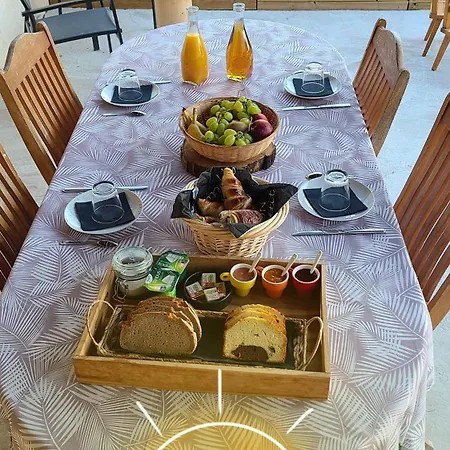 Le Qg Chez Flo Et David Bed and Breakfast